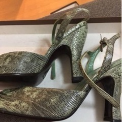 プラダ パンプス  size37.5  未使用の画像