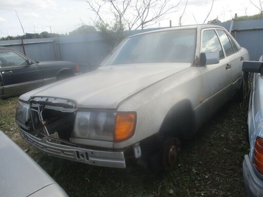 メルセデス―ベンツ124-300Eフロントバンパー販売