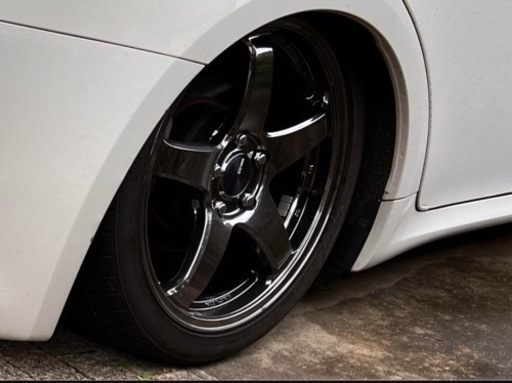 車のパーツ タイヤ、ホイール