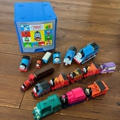 　箱も。おもちゃ ミニカー トーマス