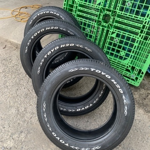 車のパーツ タイヤ、ホイール