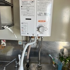 即決 瞬間湯沸器　ボイラー　 リンナイ 都市ガス2017年製　R...