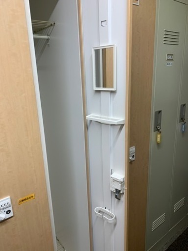 4人用 スチールロッカー(木目扉)ダイヤル錠 幅900×奥行515×高さ1800mm 【完成品】