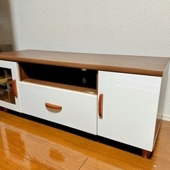 テレビ台の画像