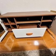 テレビ台の画像
