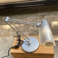 デスクライトの画像