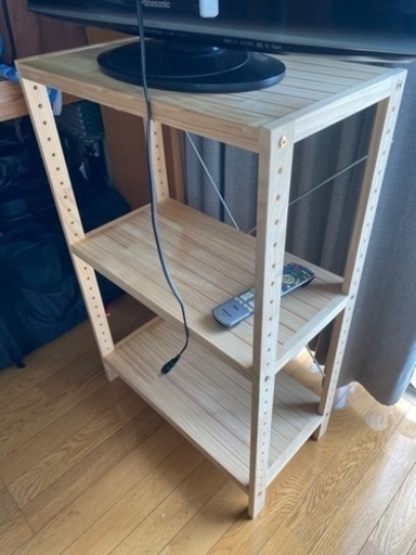 液晶テレビ&お洒落な木製シェルフ