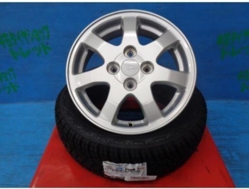 車のパーツ タイヤ、ホイール