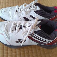 ⤵️値下げしました⤵️②YONEX　バドミントンシューズ(23.5cm)✨美品✨👟の画像