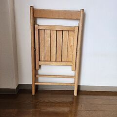 木製の椅子の画像