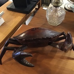 カニ　　小物ケース　彫刻　オブジェ　無垢材　アジアン雑誌の画像