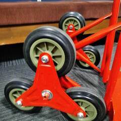 【引取り限定】スチール三輪階段昇降機の画像