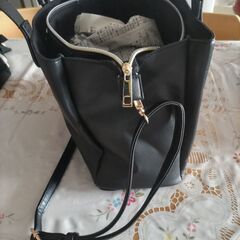 ハンドバッグ（黒）未使用の画像