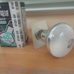 ﾅｼｮﾅﾙﾚﾌ電球☆36Wで40形の明るさ☆1ｹ200円の画像
