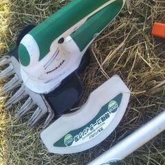 受け渡し者決定　マキタ バッテリー刈払機(ジャンク) ハンディ芝刈機 ハンディ芝刈機に付ける延長棒(？)のセットの画像