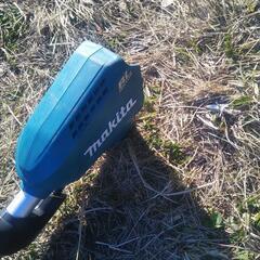 受け渡し者決定　マキタ バッテリー刈払機(ジャンク) ハンディ芝刈機 ハンディ芝刈機に付ける延長棒(？)のセットの画像