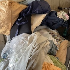 布団　カーペット　カーテン　色々ございます　の画像