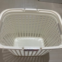 【受け渡し者決定】アイリス　ランドリーバスケットの画像