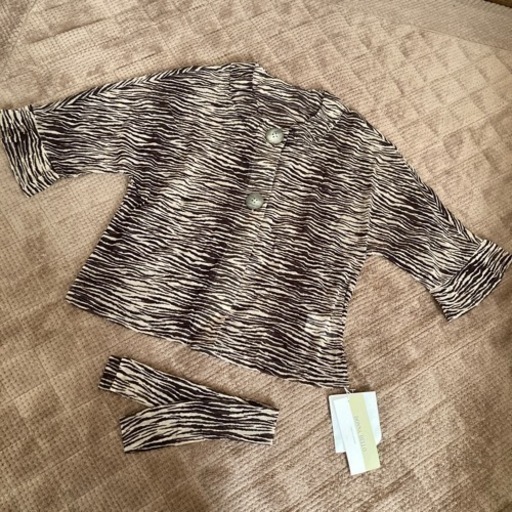 DONNA BELLO  Sサイズ　ブラウス　本体定価23,000円