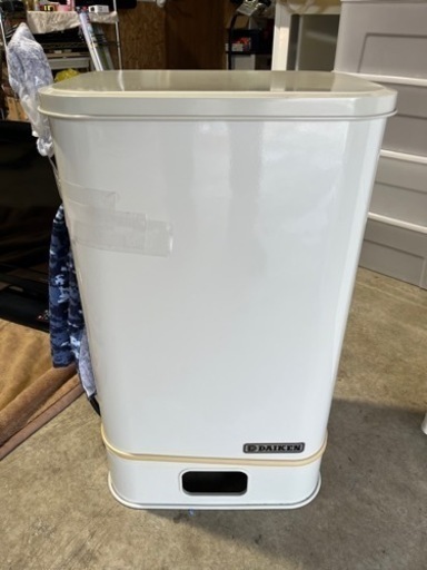 室内用角形灯油タンク　ダイケン製　ホームタンク　灯油タンク　ＤＫ－７０Ｓ　７１．５ℓ