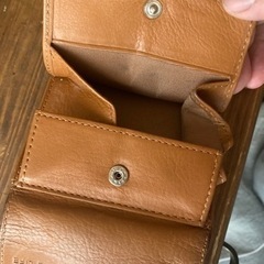 折り財布の画像