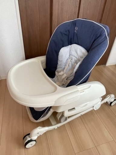 combi ネムリラ 自動ハイローチェア　子供椅子　子供用品 ベビー用品 ベビーチェア