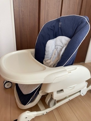 combi ネムリラ 自動ハイローチェア　子供椅子　子供用品 ベビー用品 ベビーチェア