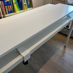 IKEAデスク＋モニター台のセットの画像