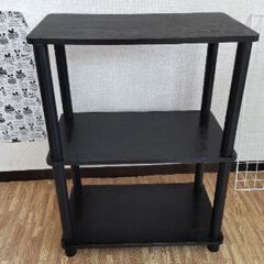 木製収納棚、木製テーブル