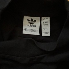 adidas Tシャツ 黒 レディースの画像