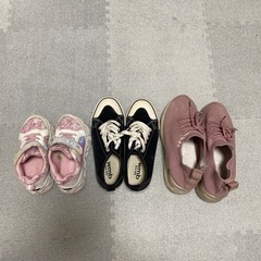 スポーツシューズの画像