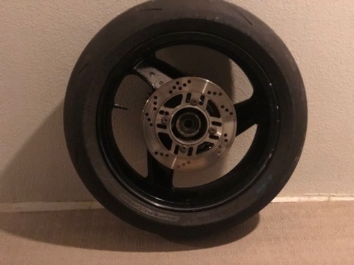 車のパーツ タイヤ、ホイール