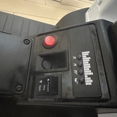 美品★子供用電動自動車★キック切り替え可能★充電式★動作確認済みの画像