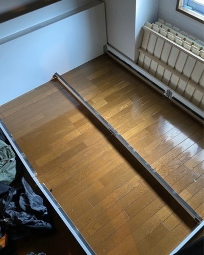 ベッドフレーム　ホワイト　解体済み　　