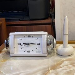 美品、目覚まし時計