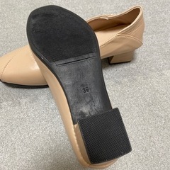 靴 ベージュパンプス　24.5cmの画像
