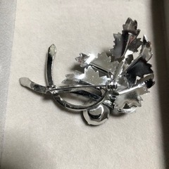 服/ファッション アクセサリー ピアス中古品　　アンティークブローチの画像