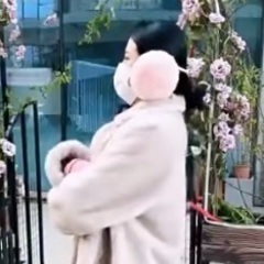 💫新品　イヤーマフ レディース メンズ 防寒 イヤーウォーマー フェイクファー ふわふわ 耳あて 極厚ボア 耳カバー イヤーマフラー レディース 耳当て メーズ 耳カバー 裏起毛 フリース耳あて 防寒 防風 保温 フリーサイズ 男女兼用の画像