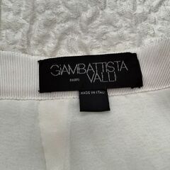 GiAMBATTISTA VALLI フレアスカートの画像