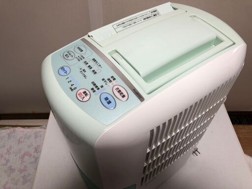 ①象印　RV-GB 100（除湿機、乾燥器）程度良いです！これからの梅雨の時期に活躍します。格安の為、早い者勝ち！【値下げしました】