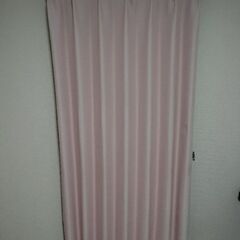 窓とドアのカーテン