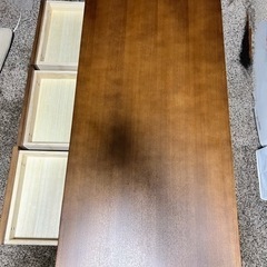 リビングテーブルの画像