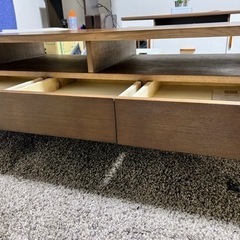 リビングテーブルの画像