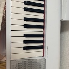 YAMAHA ファミリーキーボード NP-12の画像
