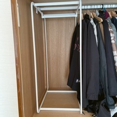 【お譲り先決定済み】イケア アルゴート×3つ＆突っ張り棒 スチールラック 衣装掛け他用途多彩の画像