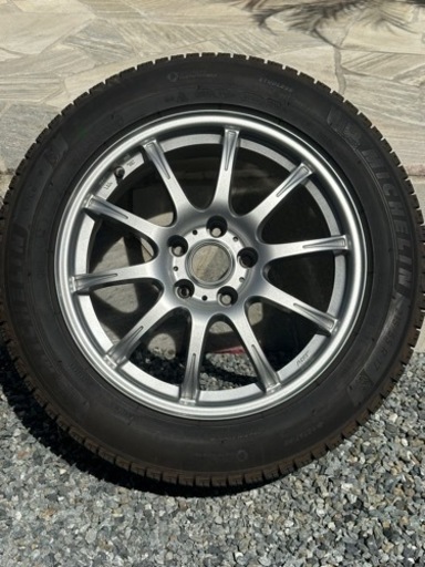 車のパーツ タイヤ、ホイール