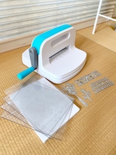 ダイカット・カッティングマシン➕付属品➕型抜き、スクラップブッキング、ハンドメイド