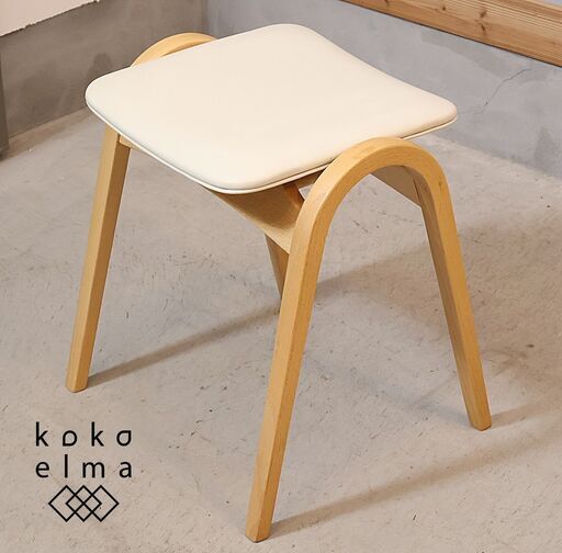 AKIMOKU(秋田木工)の曲木を使用したNo.202スタッキングスツールです。コンパクトで愛らしいフォルムは北欧スタイルやカフェ風のお部屋に！/IDC OTSUKA(大塚家具)