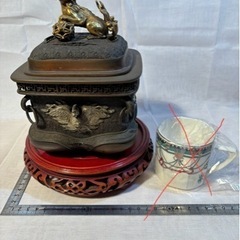 香炉　重さ≒3.6㎏　高さ≒19㎝　炉蓋幅≒14㎝ 香炉 重さ≒3.6㎏ 高さ≒19㎝ 炉蓋幅≒14