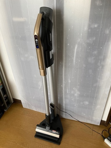 ご購入者様決定 Panasonic パナソニック 充電式掃除機 MC-SBU410J スティッククリーナー サイクロン式 スタンド付き 動作確認済 コードレス 2017年製